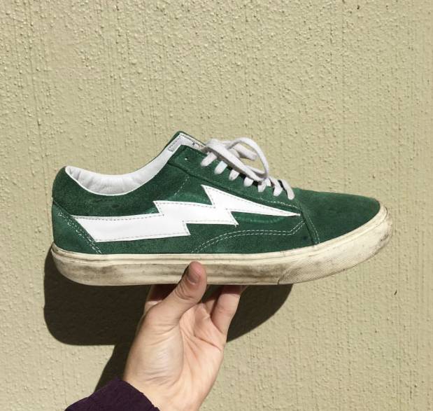 杨幂，金小妹都爱的“假VANS”，为何却有八倍价钱差距？