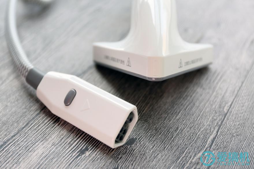 衣服皱皱巴巴没有熨斗怎么办,如何将皱巴巴衣服恢复原状呢