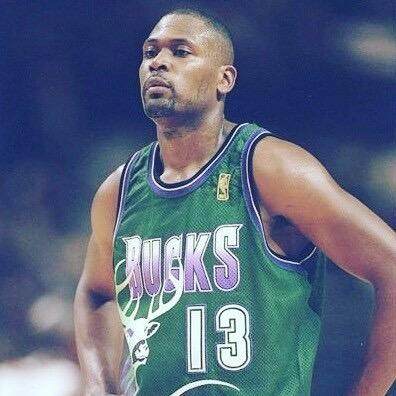 NBA90年代中的9大球衣，在你看来哪件最好看？