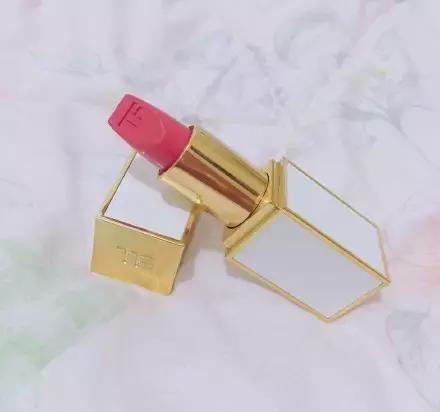 网红保湿口红推荐最近火的大牌,网红口红推荐最近火的持久保湿