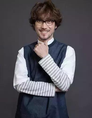 年少遇小刚，情歌听到殇