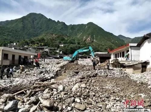 光明早报:微信微博百度贴吧被查;余额宝额度降至10万