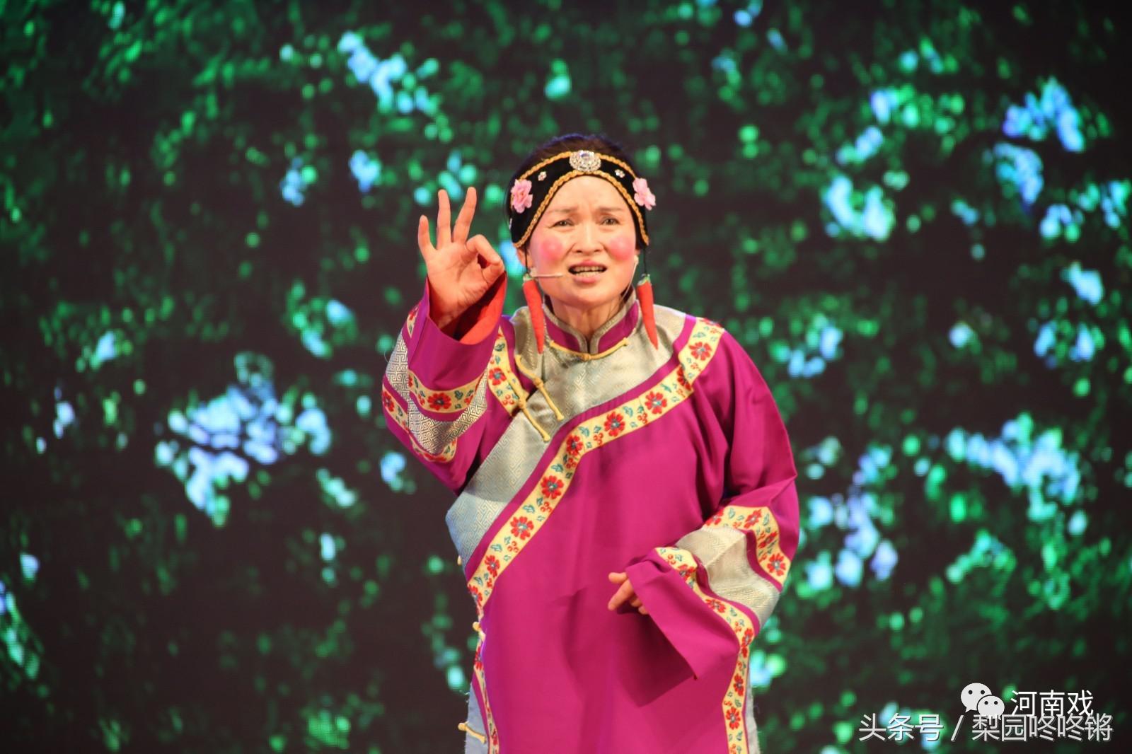 笑星张晓英戏曲小品全集,张晓英戏曲小品大全搞笑版