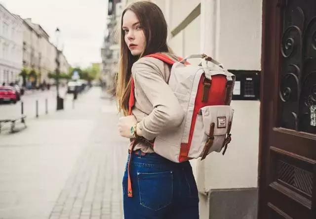 背了这个“甜甜圈”包包，我彻底放弃了北极狐