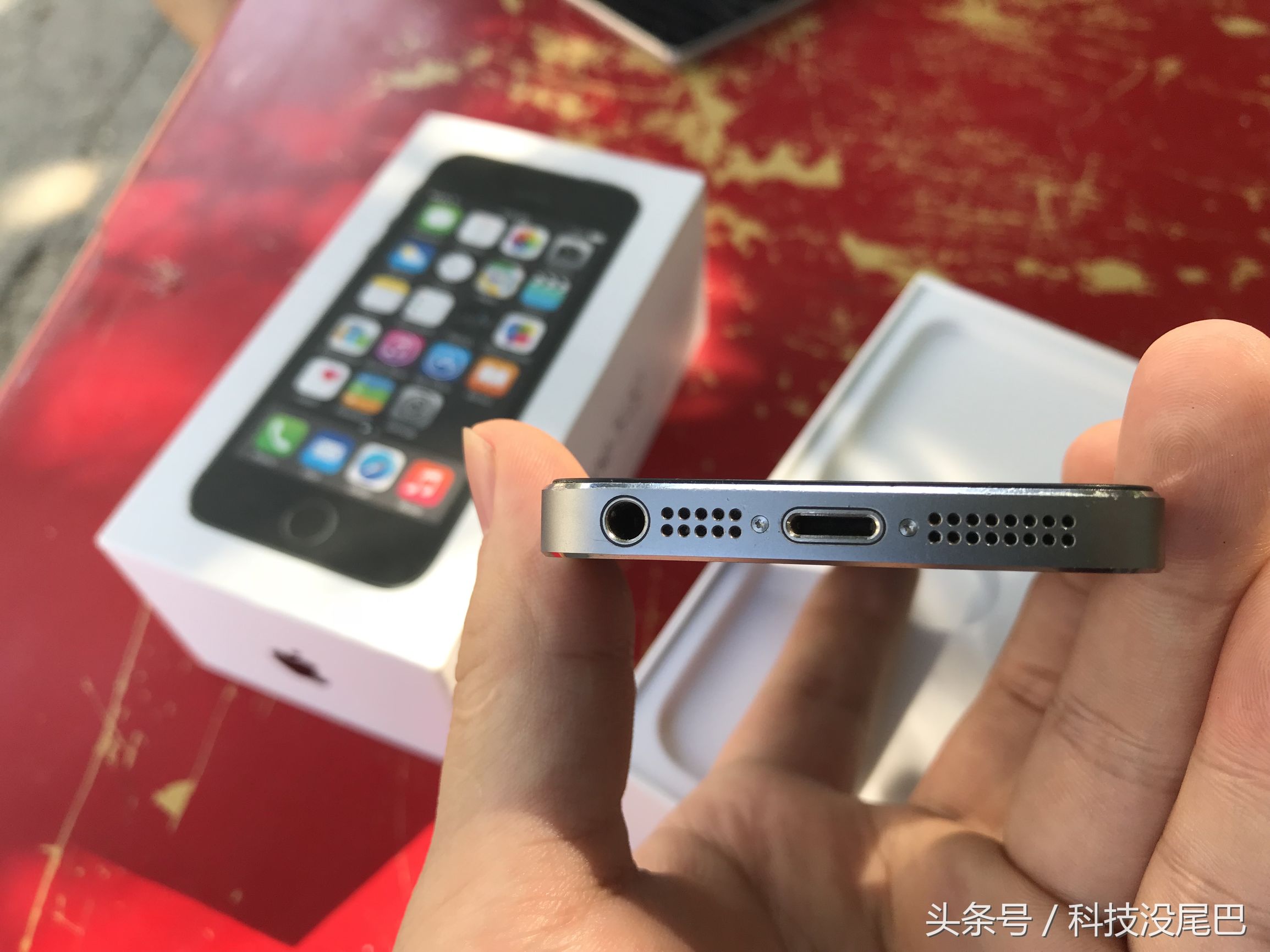 买了一个iphone5s,80块钱买的iphone5s