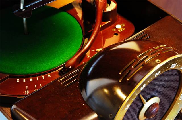 一代人的回忆女声,回忆听收音机的时光