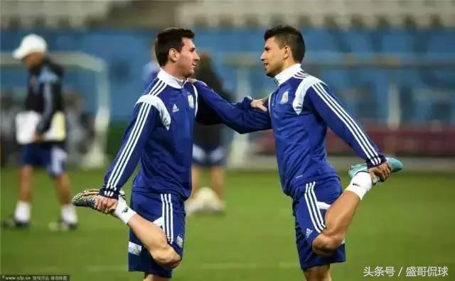 盘点足坛球星那些暖心瞬间,足坛球星经典回顾