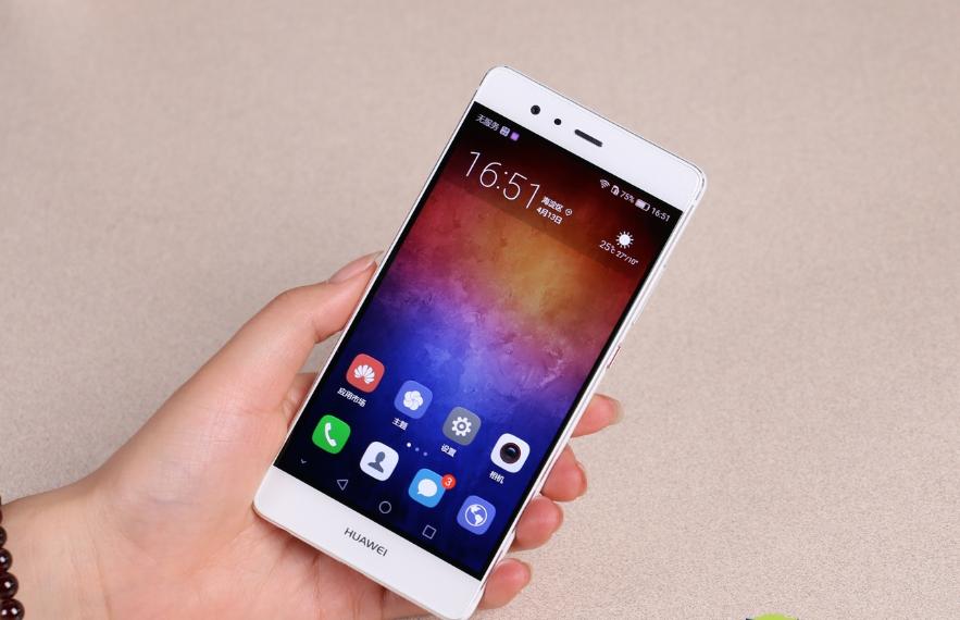 “全能战士”手机，3G+32GB+麒麟955，如今售2488