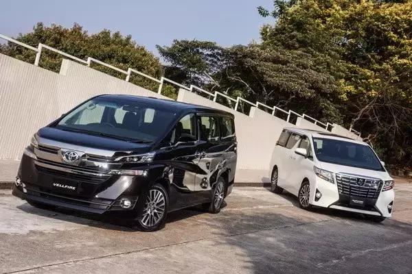 保时捷和奔驰哪个更值得购买,如果给我100万你会怎么选