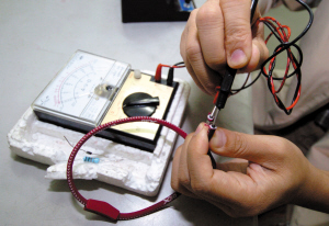 风靡一时的钛项圈真能治病吗？