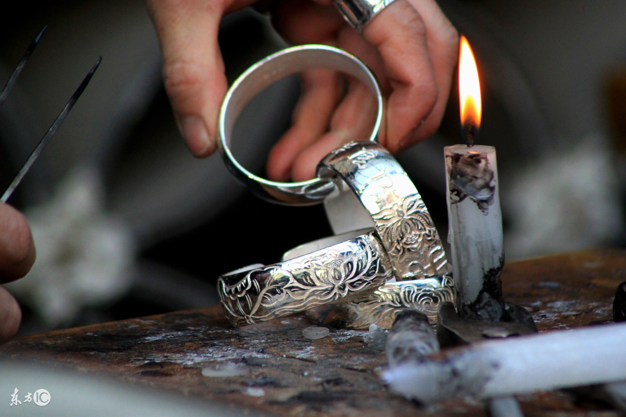 怎么分辨纯银项链是不是真假,怎么鉴别纯银首饰真假