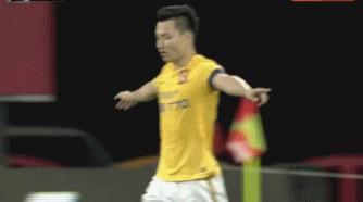 浩克庆祝舞蹈视频,足球比赛中的浩克