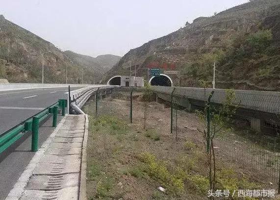 青海小车高速收费标准最新,开车拦路收费标准