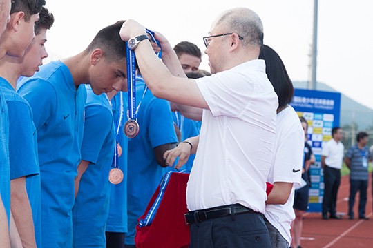 “苏宁杯”国际青少年足球邀请赛落幕安德莱赫特夺冠苏宁第7