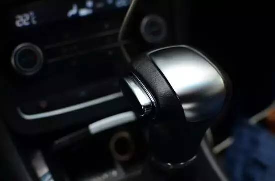 2017年荣威e550油电混合真实油耗,荣威e550真实情况