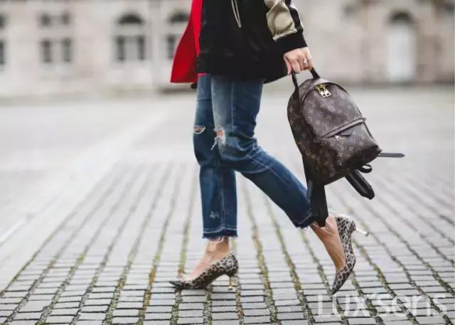 大街上真的一眼能看出包的真假,如何鉴别别人背的真假lv