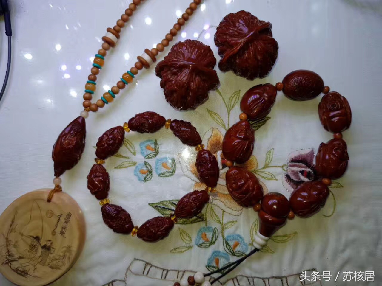 橄榄核铁盒包浆效果,橄榄核财神手串包浆