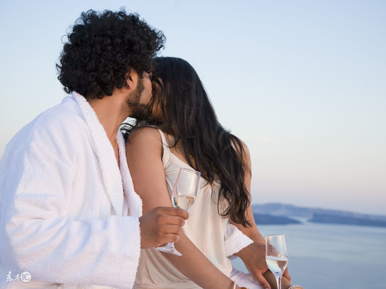 表现夫妻恩爱的句子,夫妻恩爱的8种表现