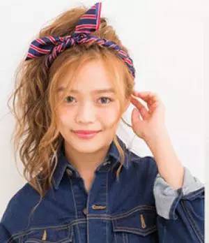 发带编发发型简单又好看,怎么编发发带发型教程