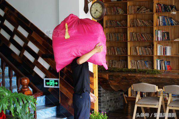 我们是谁？游客！我们做啥？木工！怎么做？打酱油！