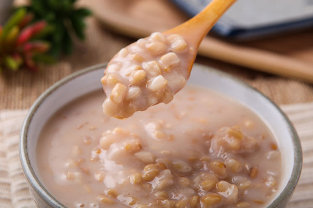 燕麦粥的做法大全,牛奶燕麦粥好还是鸡蛋燕麦粥好