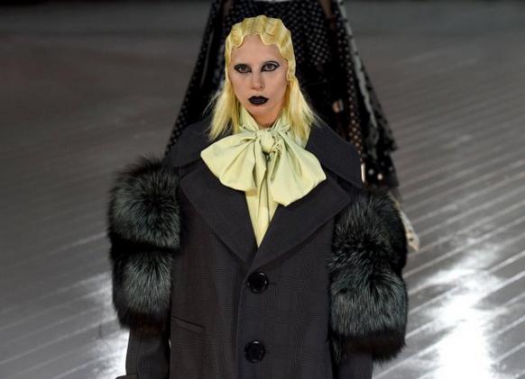 明星可怕烟熏妆,明星惊艳的烟熏妆