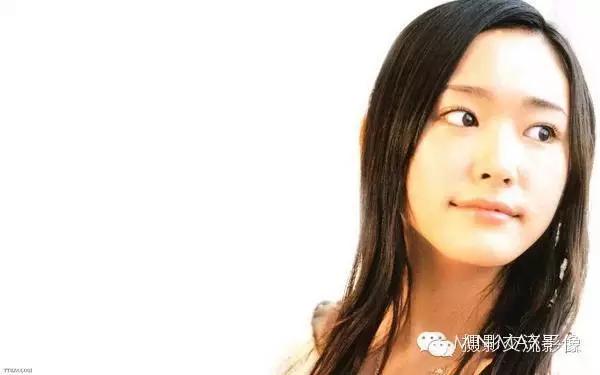 拍照怎么笑得好看又自然不露牙,拍照时如何笑得更好看更自然