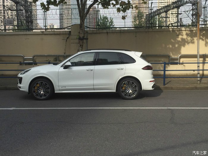 保时捷选配大轮毂多少钱,保时捷加价7000