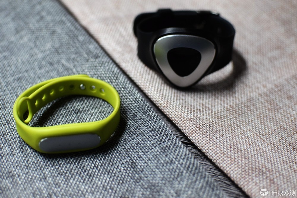 可穿戴产品智能手环两款,小米手环智能穿戴