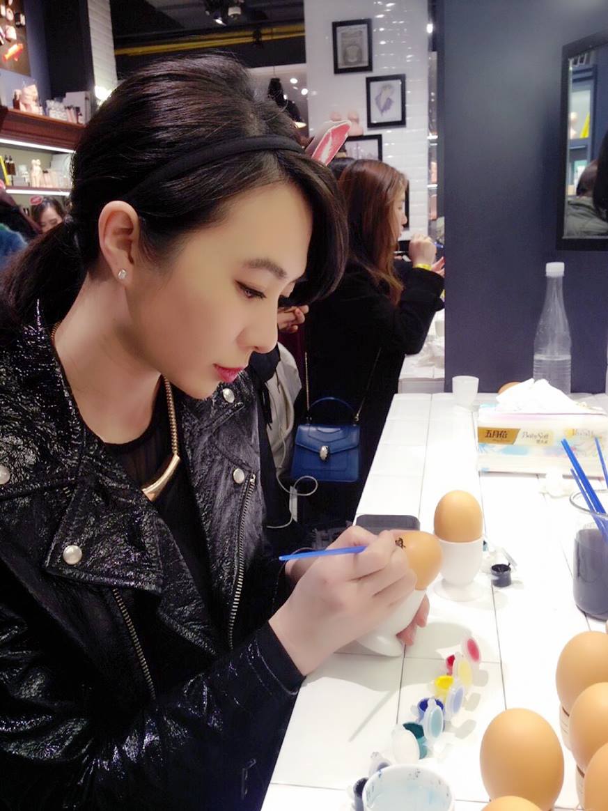 黑眼圈很重还长了很多斑怎么遮瑕,黑眼圈遮瑕痕迹明显怎么办