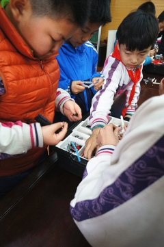 嘉兴放学没人接孩子怎么办,徐州孩子放学早没人接怎么办