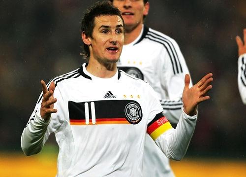 他瓦匠出生，天赋被大罗完爆，却靠伟大人品登顶世界杯第一人