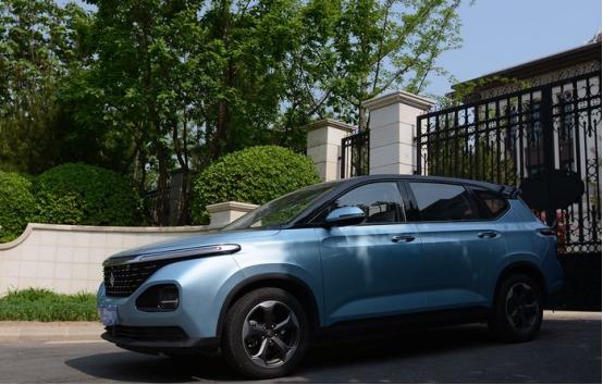 新宝骏rm-5颜值才是硬道理,新宝骏rm-5精英版落地价要多少钱