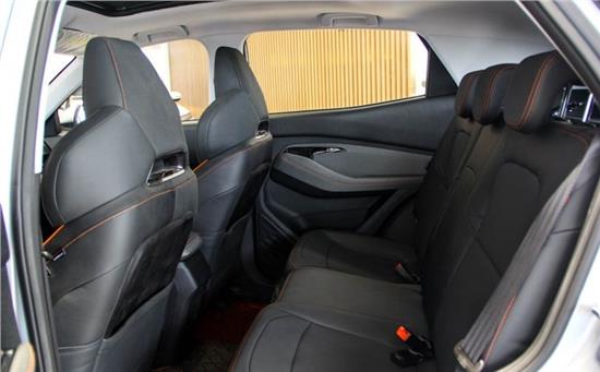 宝骏rs-3裸车手动精英型裸车价,新宝骏rs-3和奇瑞瑞虎5x哪个好