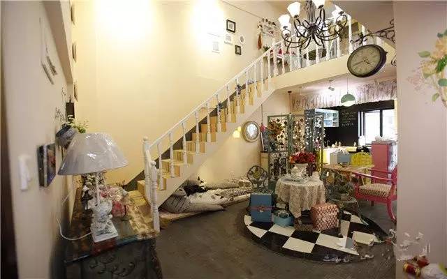 在武汉这里让你随时随地变成粉红色的16岁少女。