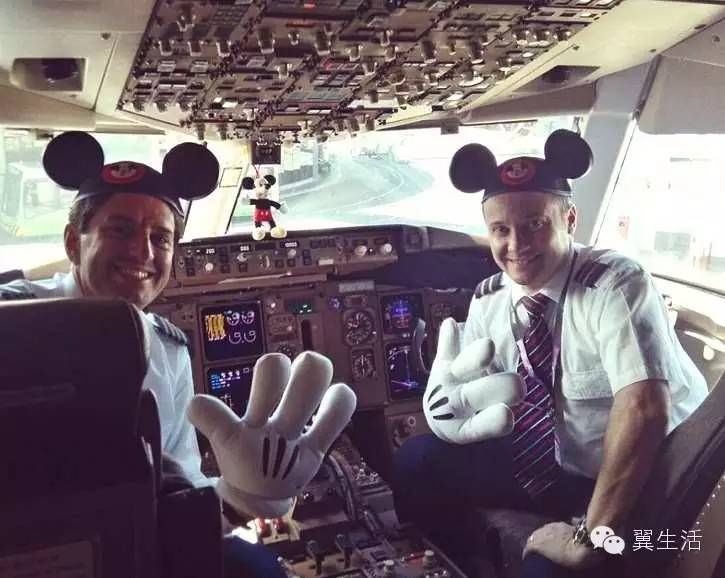 梦幻绘画精致鲜艳,梦幻彩绘插画有哪些