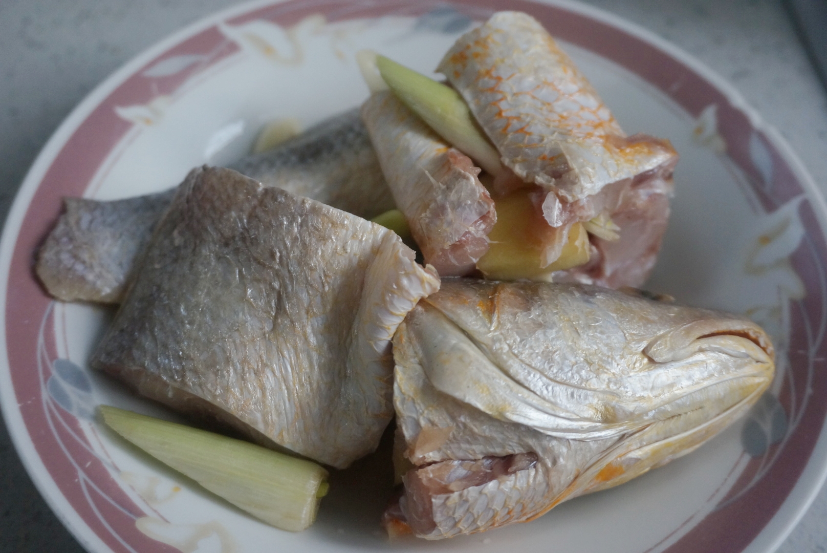 农村铁锅炖鱼最正宗的做法,家庭炖鱼最好吃的方法