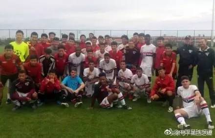 中国少年足球输了海外弱队,中国足球小将1-8惨败结果