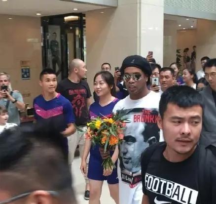 世界足球先生球迷,罗纳尔迪尼奥世界先生