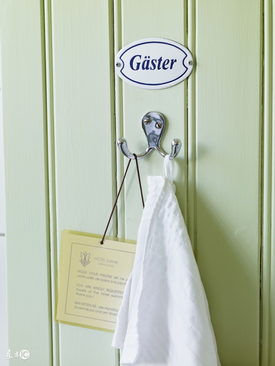 浴室卫浴五金挂件安装技巧,浴室五金挂件是打孔好还是免打孔