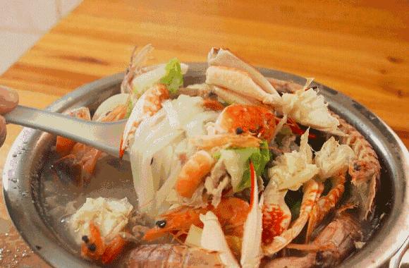 北海网红海鲜粉10元一碗,广州老字号海鲜粉