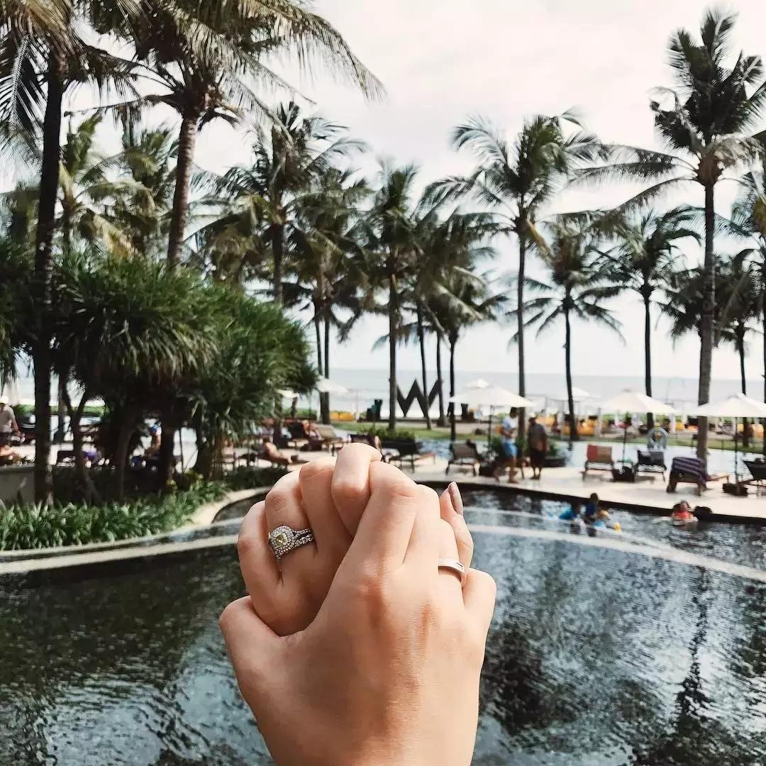 他的朋友圈里都是她,你的朋友圈全是她的照片