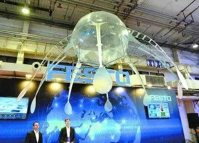 会钓鱼的机器人,能画画的智能机器人