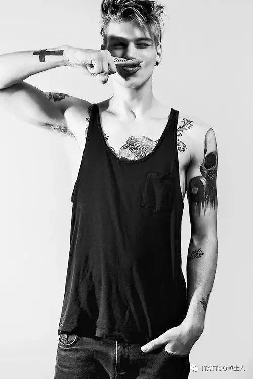 纹身怎么才能不被父母发现,为什么父母不让纹身