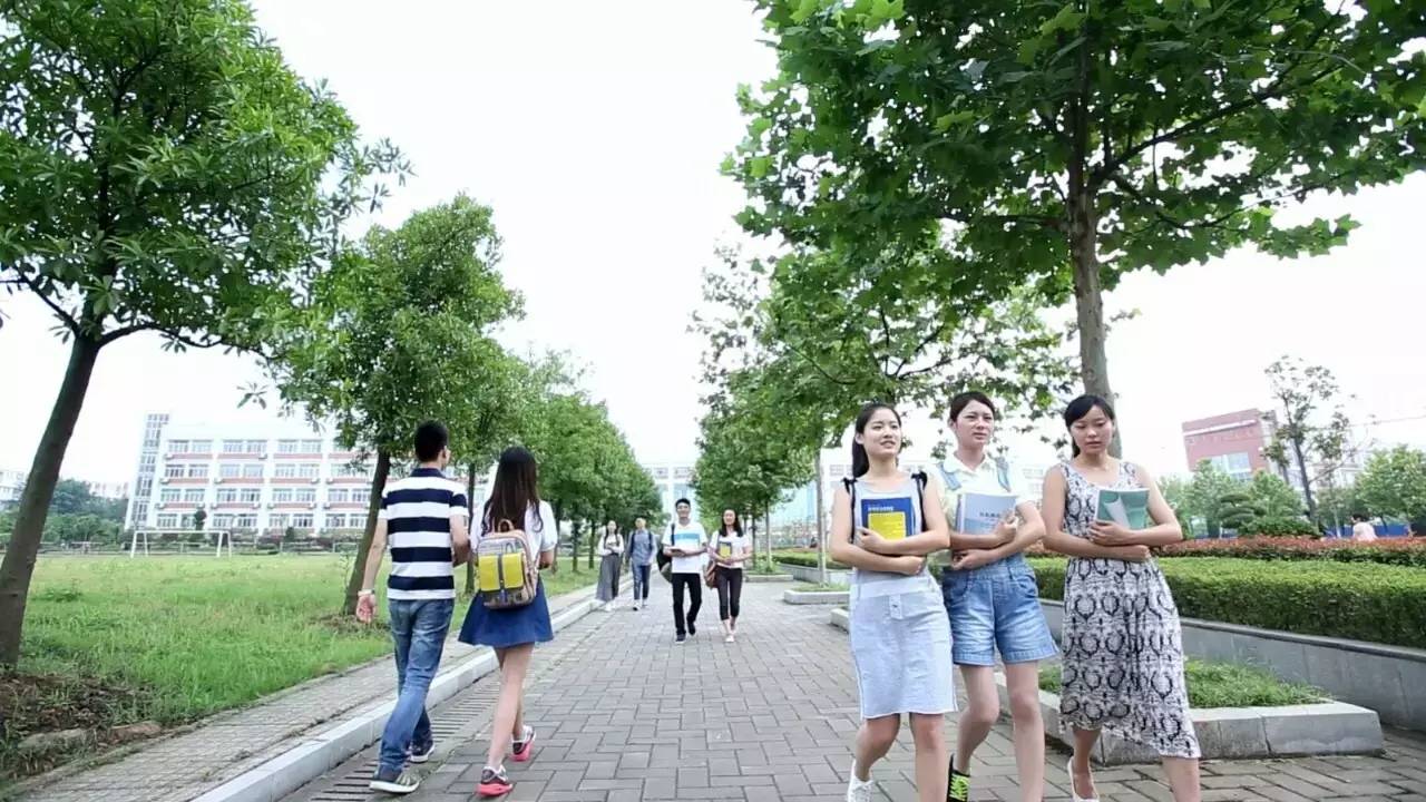 武汉商学院,武汉商学院新生开学典礼