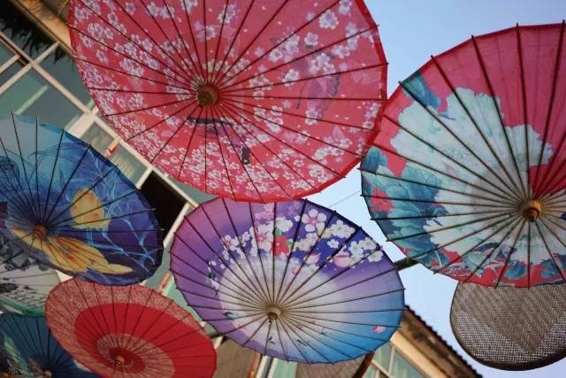 火山小视频为何要去村里办一场互联网史上最土的发布会?