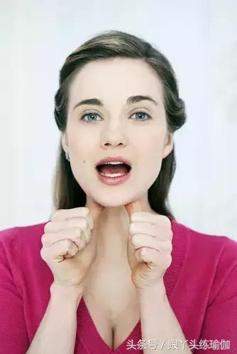 瘦脸瑜伽5招让你瘦掉双下巴,瑜伽瘦脸瘦脖子最快方法