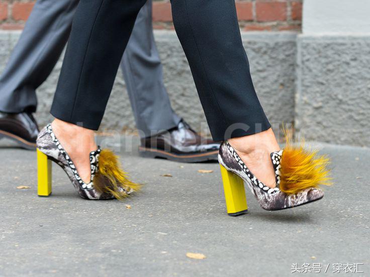 没错，要想时髦，是时候让你的高跟鞋“长毛”了！
