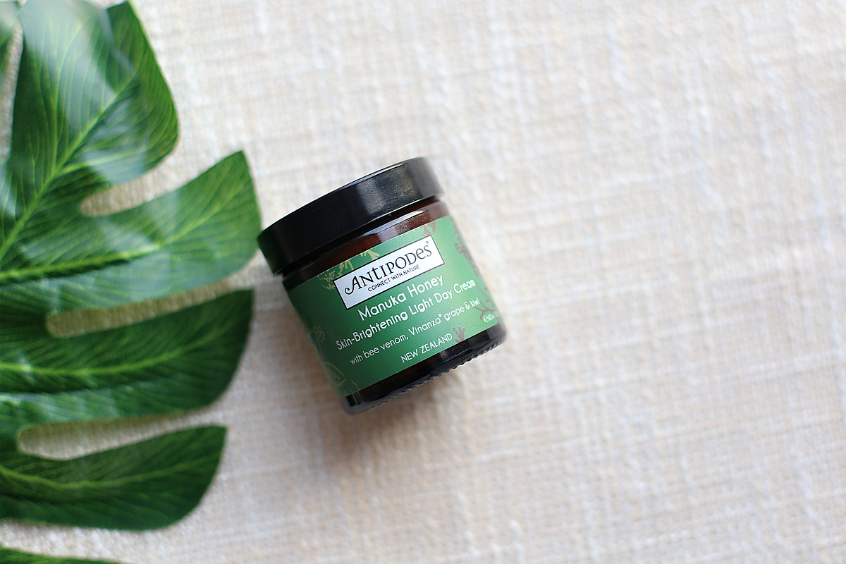 历经酷暑“白富美”是如何炼成的?——美白乳霜大比拼