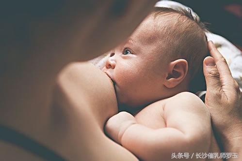 生完宝宝生理性涨奶怎么缓解,生完孩子奶涨吸不出来怎么办